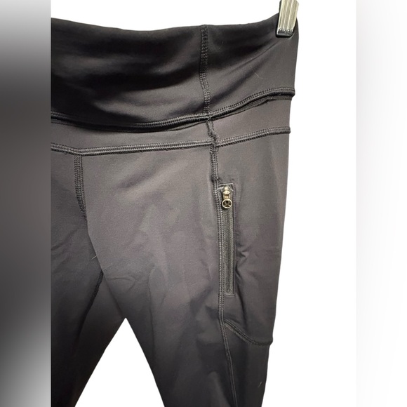 Lululemon Crop Black Leggings size 6 - Picture 3 of 5